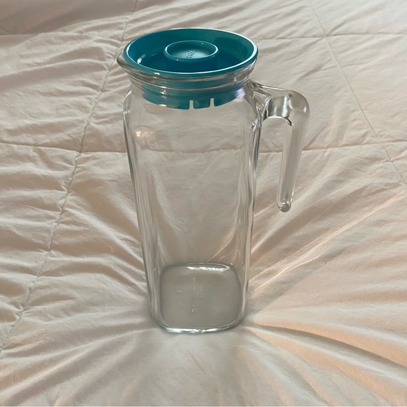 Glass Pitcher - Picture 9 of 9